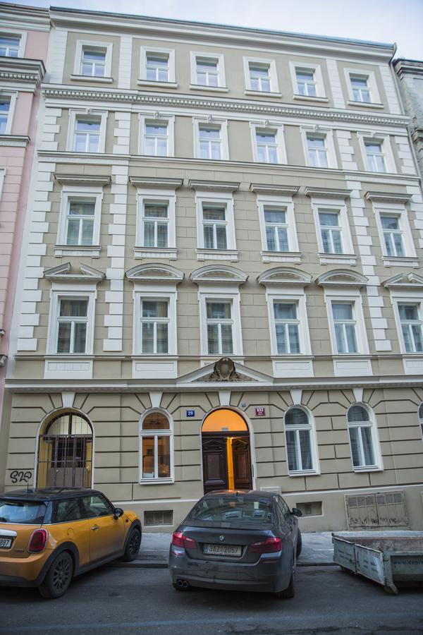 Gregory House Hotel apartamentowy 3*
